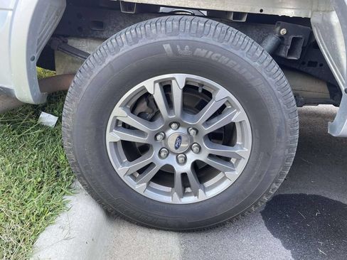 Used 2019 Ford F150 Lariat w/ Trailer Tow Package AWD/4WD image 5