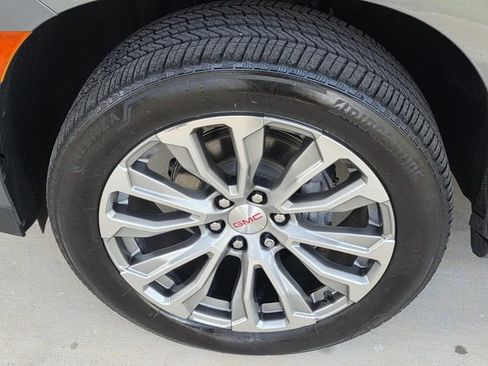 Used 2021 GMC Yukon Denali w/ Denali Premium Package AWD/4WD image 54