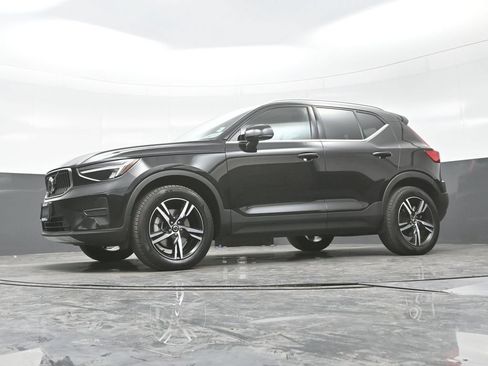 Used 2025 Volvo XC40 B5 Core AWD/4WD image 26