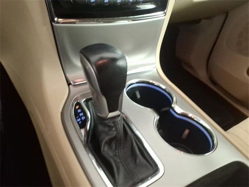 Used 2020 Jeep Grand Cherokee Laredo w/ Security & Convenience Group image 21