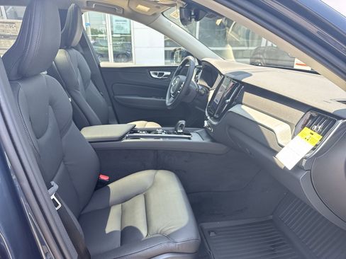 New 2025 Volvo XC60 B5 Plus w/ Protection Package Premier image 27