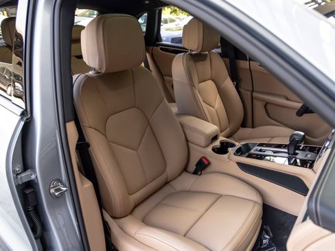 New 2026 Porsche Macan Turbo AWD/4WD image 58