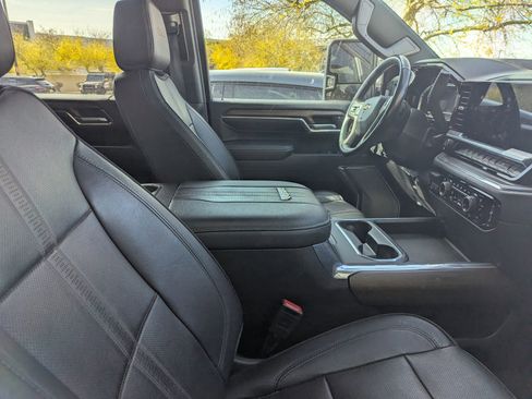 Used 2024 Chevrolet Silverado 2500 High Country w/ High Country Premium Package image 6