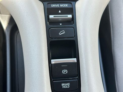 Used 2024 Honda HR-V LX image 20