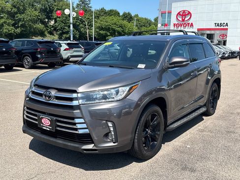 Used 2018 Toyota Highlander Limited Platinum AWD/4WD image 3