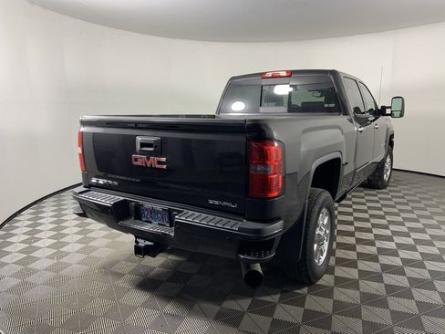 Used 2015 GMC Sierra 3500 Denali image 3