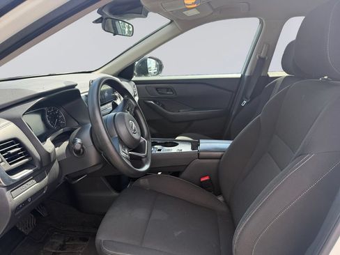Used 2024 Nissan Rogue S FWD image 11