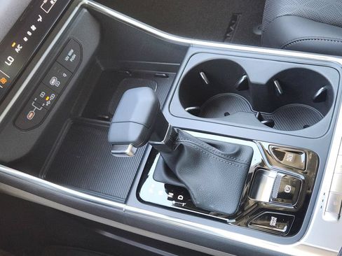 New 2026 Kia Carnival EX FWD image 19