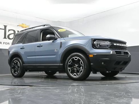 Used 2025 Ford Bronco Sport Outer Banks w/ Outer Banks Tech Package+ AWD/4WD image 2
