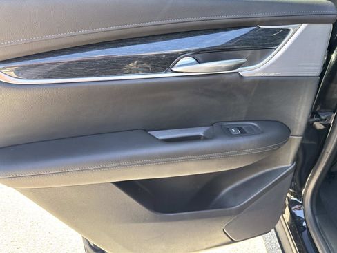 Used 2025 Cadillac XT5 Premium Luxury FWD image 11