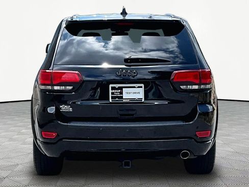 Used 2018 Jeep Grand Cherokee Altitude RWD image 5