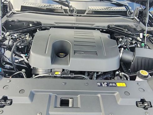 New 2026 Land Rover Defender 110 X-Dynamic SE image 29