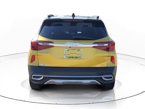 Used 2023 Kia Seltos S w/ Navigation Package FWD image 6