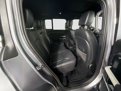 Used 2023 Land Rover Defender 110 S AWD/4WD image 27
