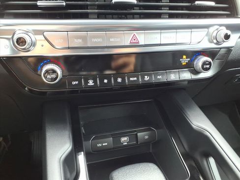 Used 2022 Kia Telluride LX image 13