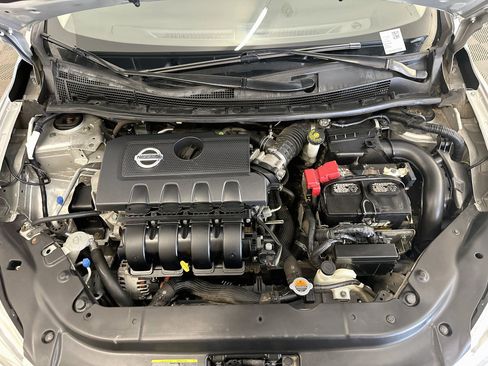 Used 2015 Nissan Sentra SR FWD image 33