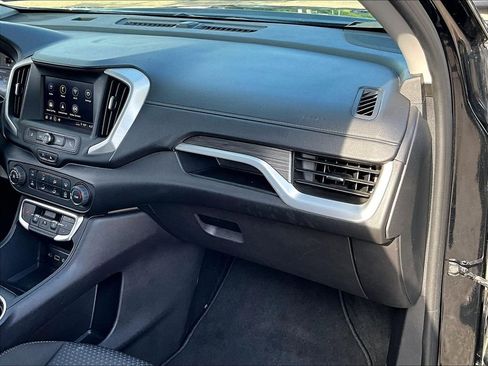 Used 2024 GMC Terrain SLE AWD/4WD image 13