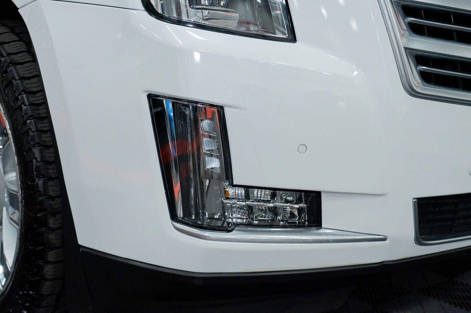 Used 2016 Cadillac Escalade Platinum AWD/4WD image 12