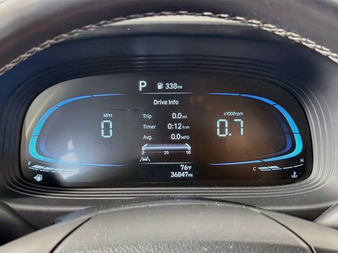 Used 2025 Hyundai Venue SEL FWD image 19