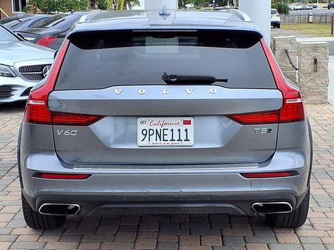 Used 2020 Volvo V60 T5 Cross Country AWD/4WD image 4