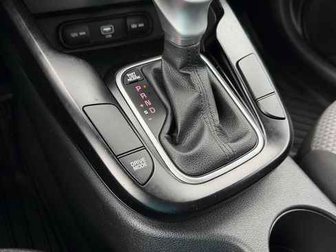 Used 2021 Kia Soul LX FWD image 25