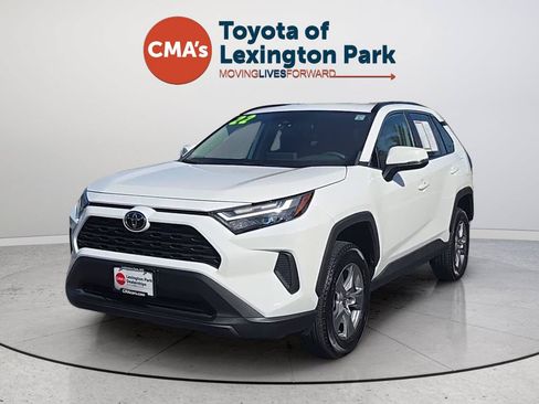 Used 2022 Toyota RAV4 XLE w/ XLE Grade Weather Package FWD image 1