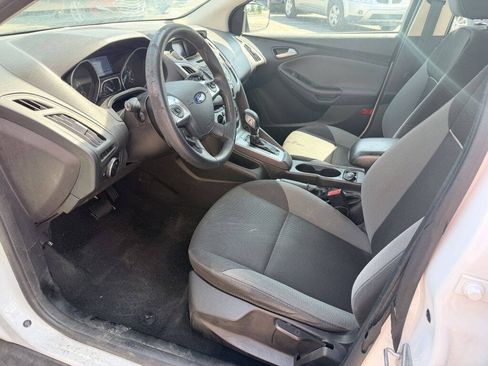 Used 2014 Ford Focus SE FWD image 9