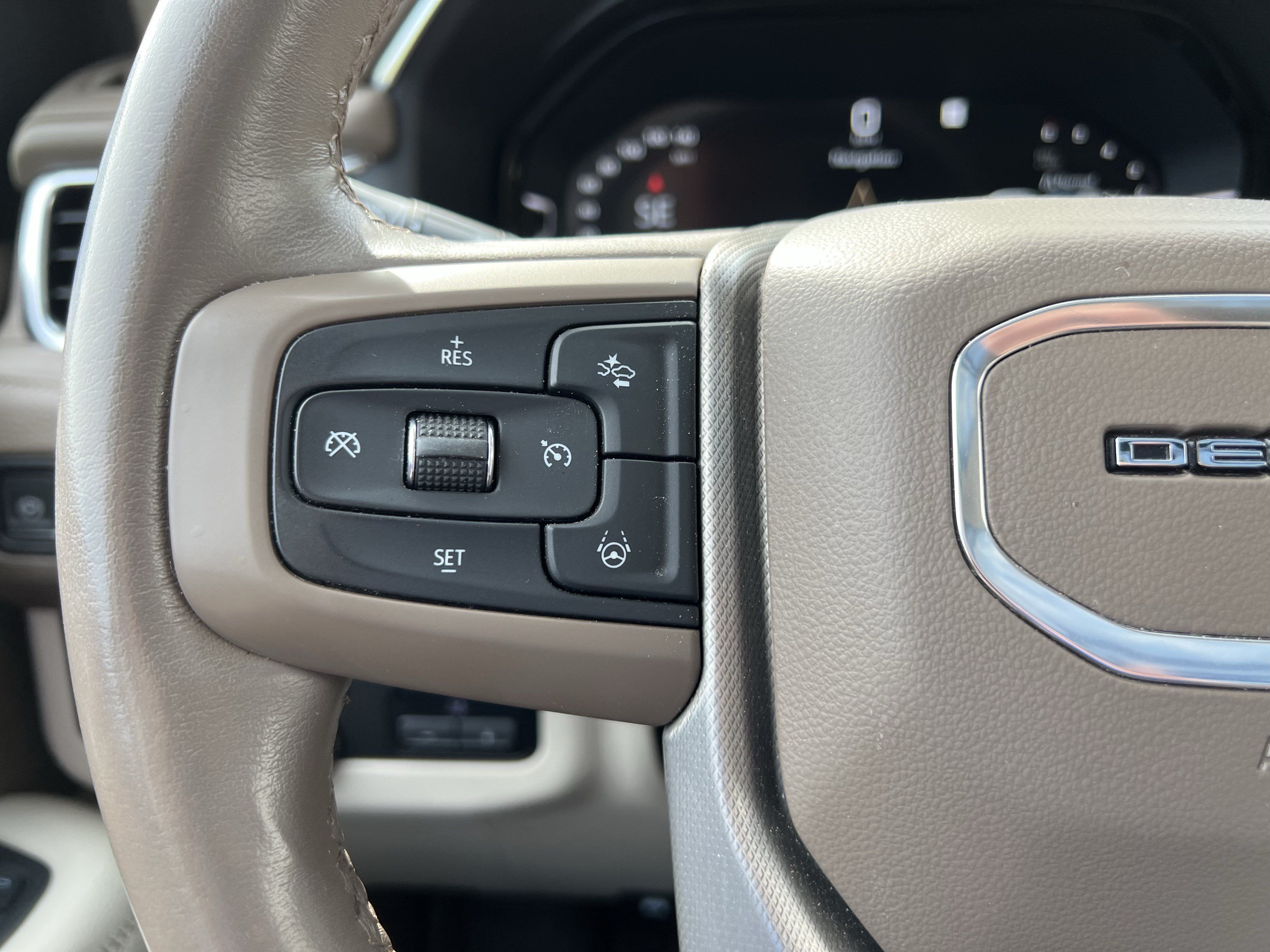 Used 2023 GMC Yukon Denali w/ Denali Reserve Package AWD/4WD image 19