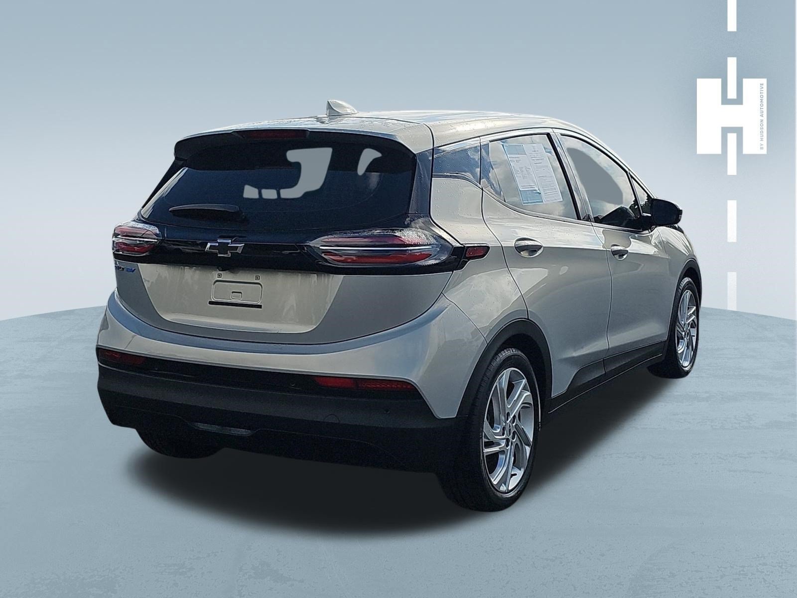 Used 2023 Chevrolet Bolt LT w/ Driver Confidence Package FWD image 4