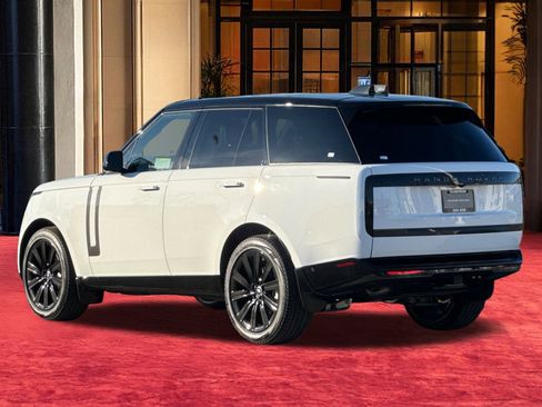 New 2025 Land Rover Range Rover SE image 4