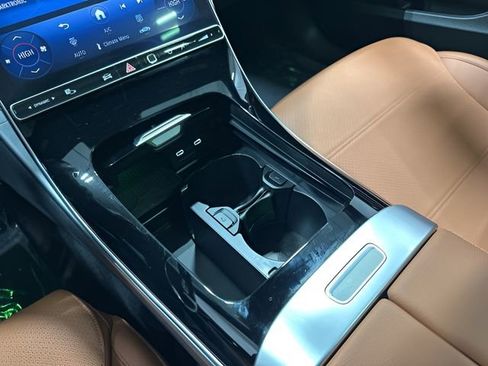 Used 2025 Mercedes-Benz C 300 4MATIC Sedan image 26