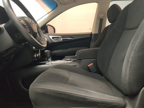 Used 2016 Nissan Pathfinder SV AWD/4WD image 17