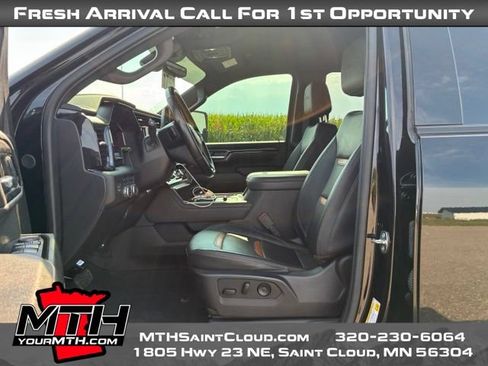 Used 2024 GMC Sierra 2500 AT4 w/ Technology Package AWD/4WD image 9