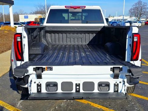 New 2026 GMC Sierra 3500 Denali w/ Denali Reserve Package AWD/4WD image 8