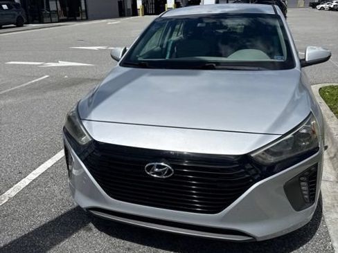 Used 2018 Hyundai Ioniq SEL FWD image 2