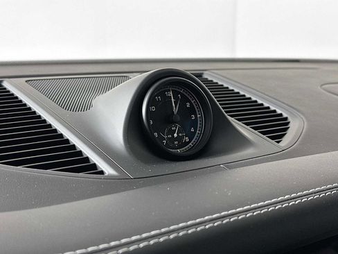 New 2026 Porsche Macan image 17