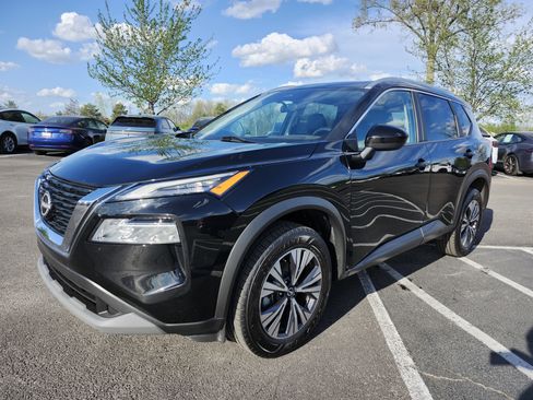 Used 2023 Nissan Rogue SV w/ SV Premium B Package image 13