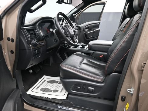 Used 2021 Nissan Titan PRO-4X w/ Pro-4x Convenience Package image 17