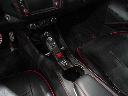 Used 2016 Ferrari California T RWD image 13