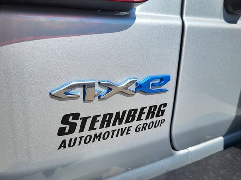 Used 2022 Jeep Wrangler Unlimited Sahara w/ Cold Weather Group image 5