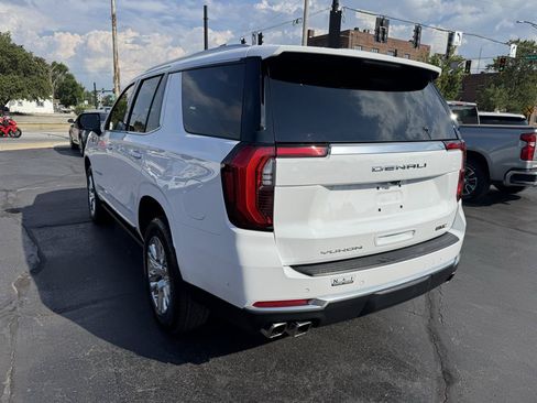 Used 2026 GMC Yukon Denali w/ Sun & Power Step Package AWD/4WD image 8