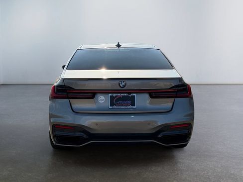 Used 2021 BMW 750i xDrive w/ Executive Package AWD/4WD image 6