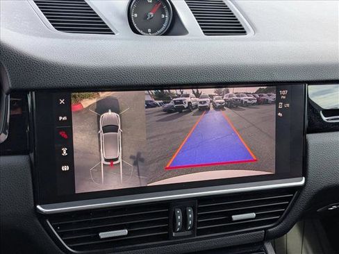 Used 2022 Porsche Cayenne image 13