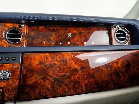 Used 2016 Rolls-Royce Phantom Sedan image 42