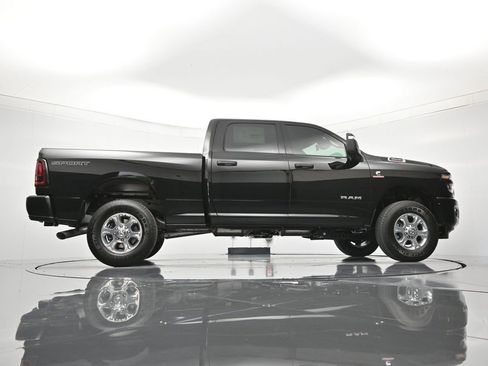 New 2026 RAM 3500 Big Horn AWD/4WD image 39