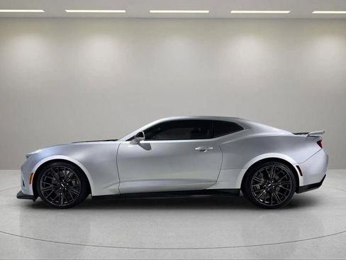 Used 2018 Chevrolet Camaro ZL1 image 17