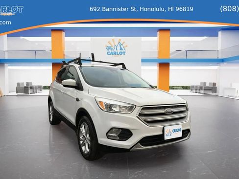Used 2018 Ford Escape SE w/ Ford Safe & Smart Package image 2