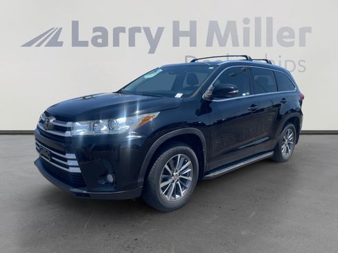 Used 2019 Toyota Highlander XLE FWD image 1