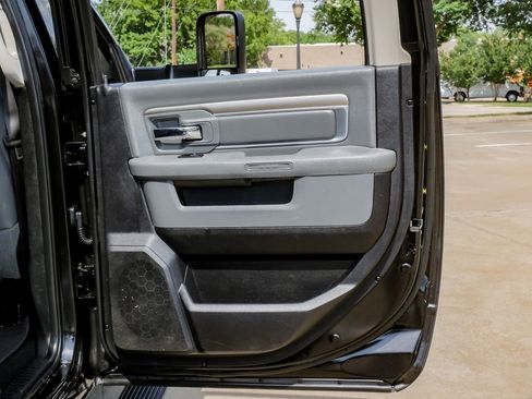 Used 2016 RAM 2500 Lone Star w/ Black Appearance Group image 39