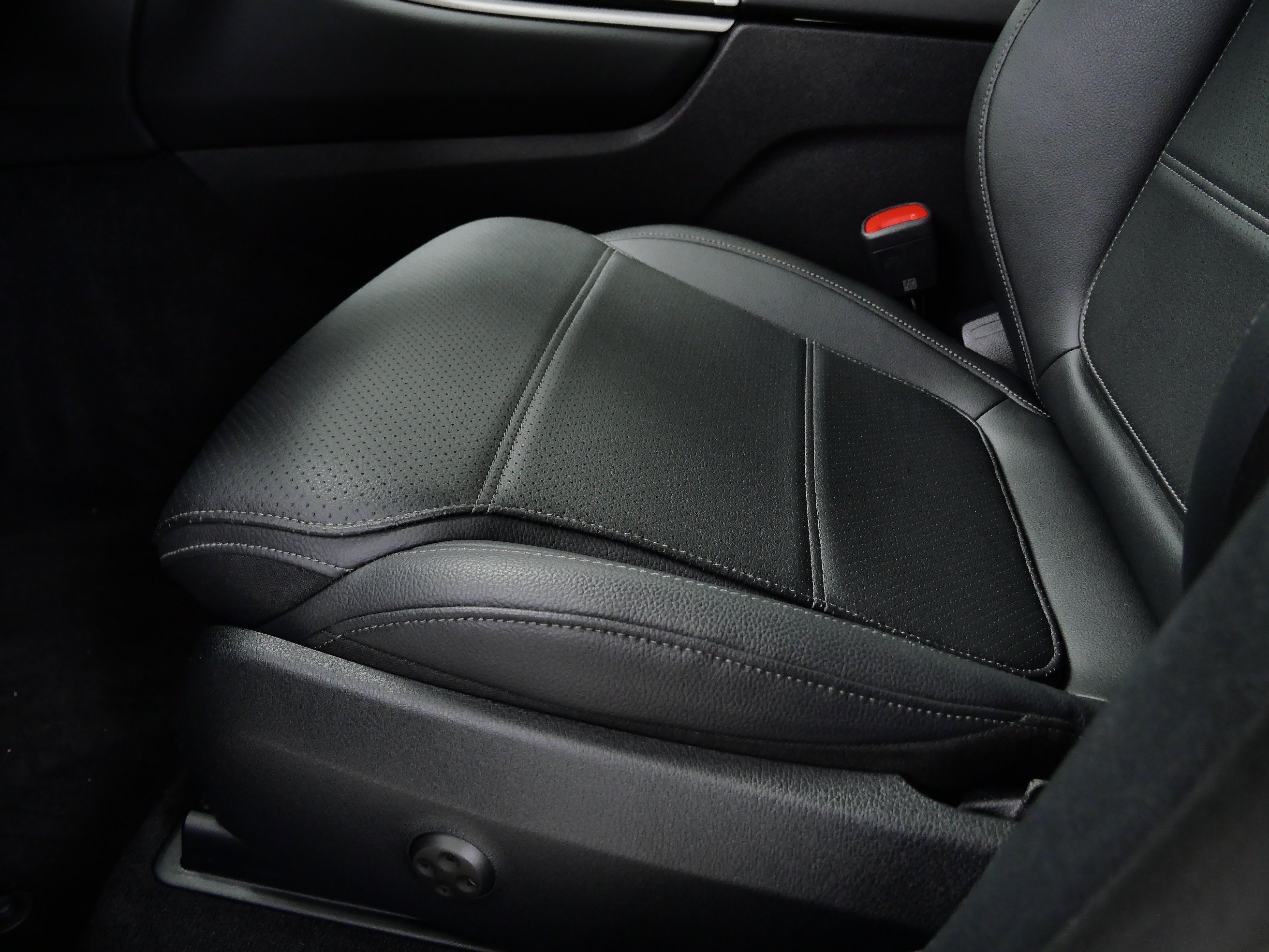 Certified 2026 Mercedes-Benz GLC 300 4MATIC image 18
